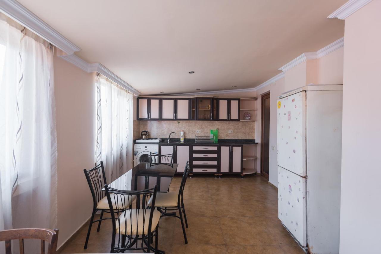 Guesthouse Gorgasali 57 Батумі Екстер'єр фото