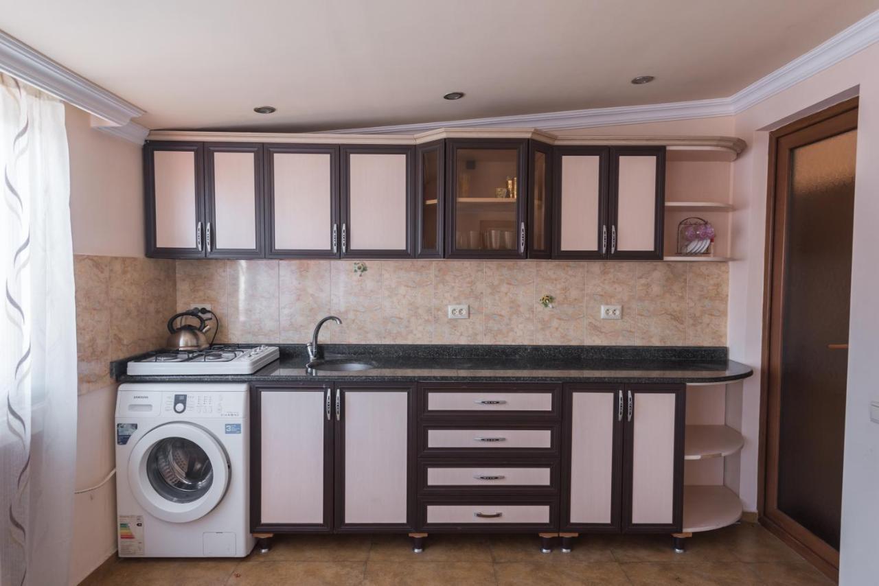 Guesthouse Gorgasali 57 Батумі Екстер'єр фото
